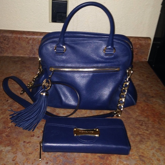 Michael Kors purse and matching wallet!!