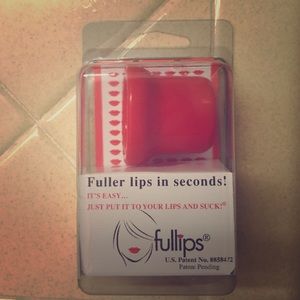 Fullips lip enhancer