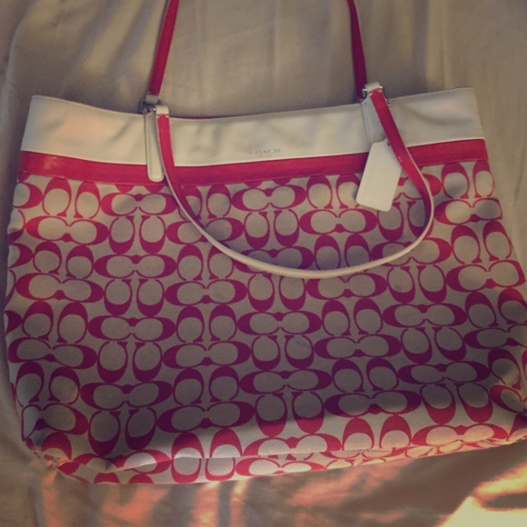 Coach auth - Picture 1 of 3