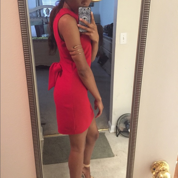 Red backless dress 😍 - Picture 3 of 3
