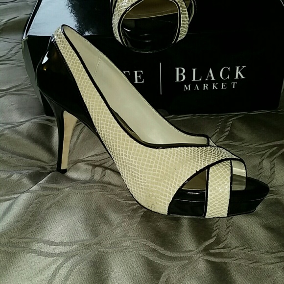 Gorgeous two tone open toe heels - Picture 2 of 4