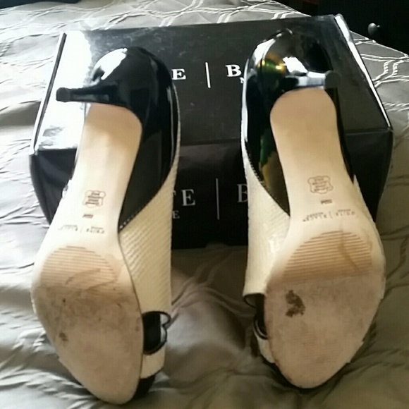 Gorgeous two tone open toe heels - Picture 3 of 4