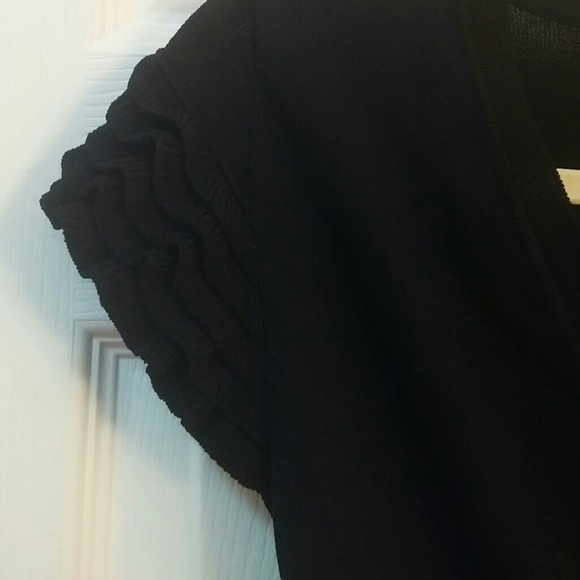 Black top - Picture 2 of 4