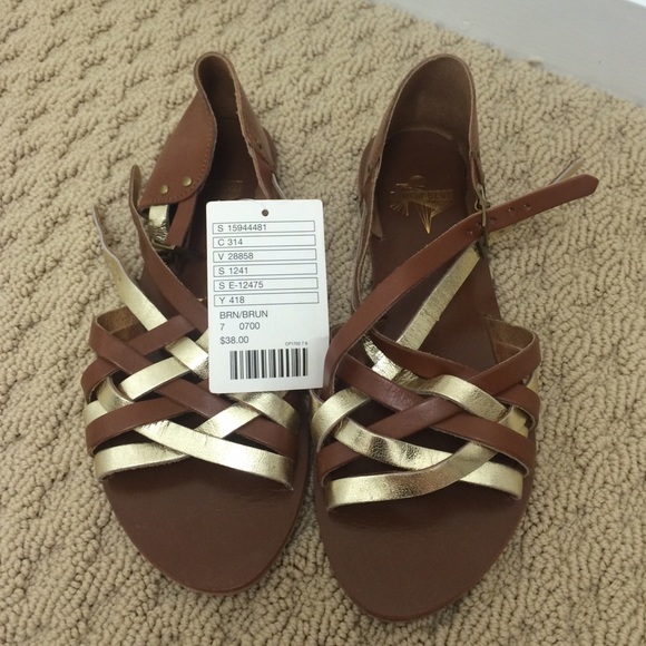 Urban Outfitters Shoes - Urban Outfitters brown and gold metallic sandals