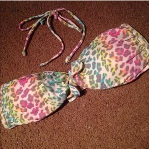 BUNDLED** vs bandeau bathing suit tops w. Straps