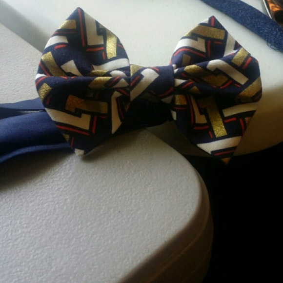 Sold!!Hand made Vintage small bow tie.