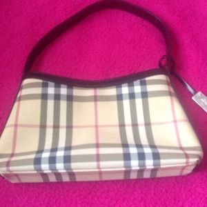 🌹🌹🌹FINAL PRICE🌹🌹🌹BURBERRY with dust bag.