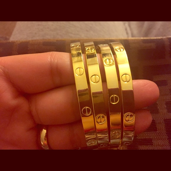 4⃣for $25 Gold screw bracelets 💛💛💛💛💛💛