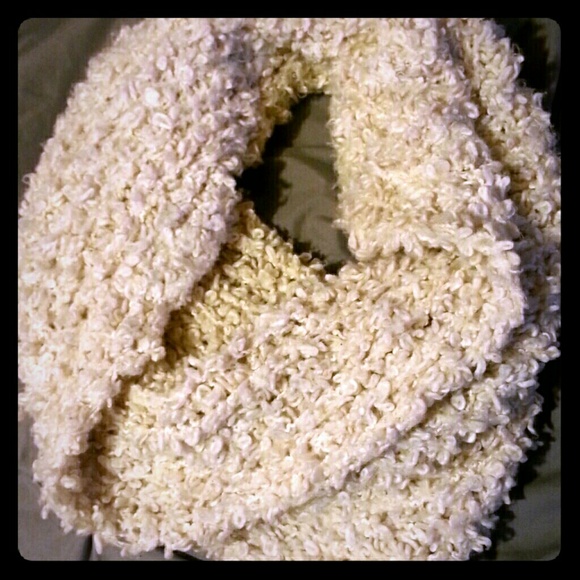 Steve Madden infinity scarf