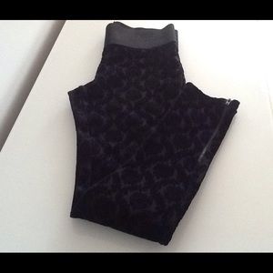 ZARA BASIC BLACK LEGGINGS WITH ZIPPER, SIZE MEDIUM