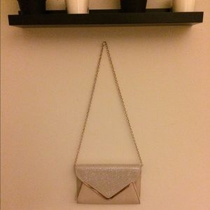 ALDO clutch