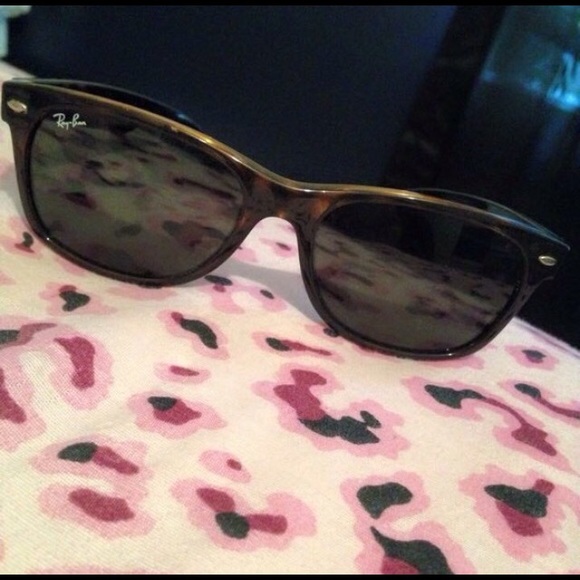 Great condition ray bans.