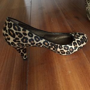 Steve Madden leopard pumps