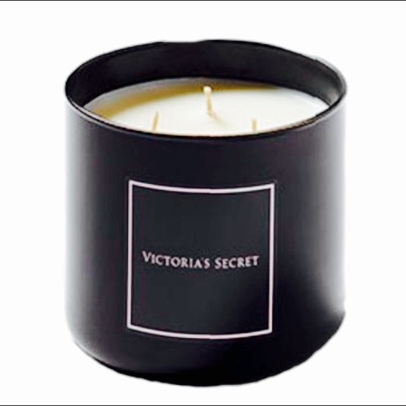Victoria secret limited edition bombshell candle