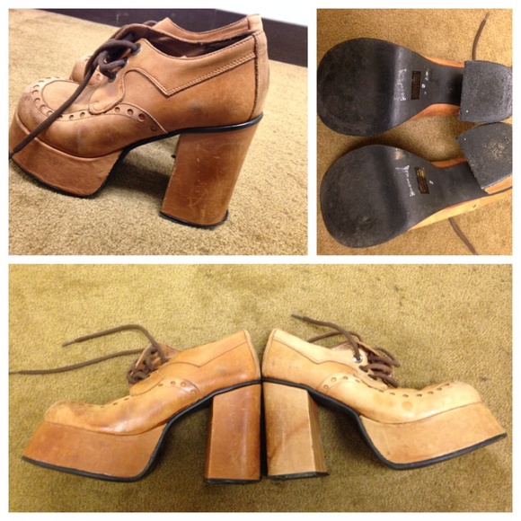 🌜Leather round toe heels🌛 - Picture 2 of 3