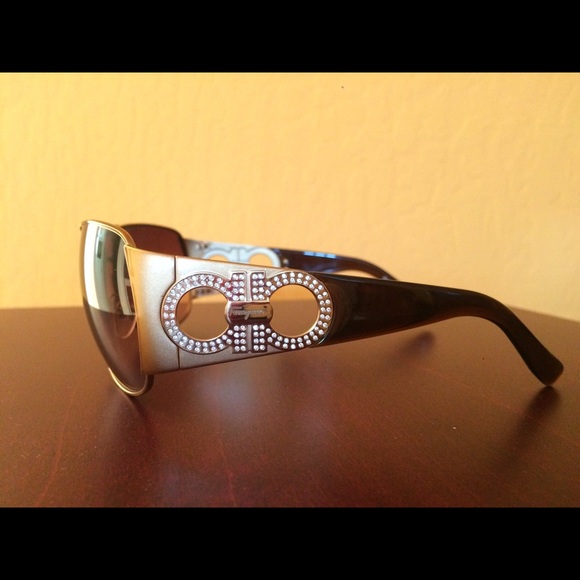 Ferragamo Sunglasses 1174B main image 4