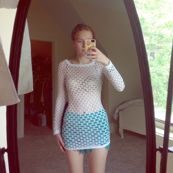 Stretchy mesh top