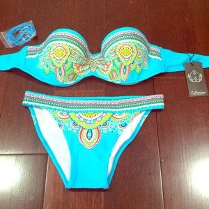 NWT BIKINI SIZE MEDIUM TOP AND BOTTOM!
