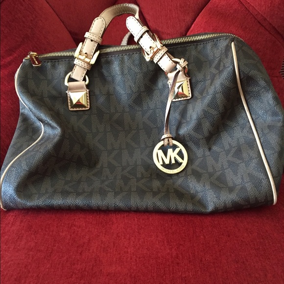 Perfect condition MICHAEL KORS bowling style bag.