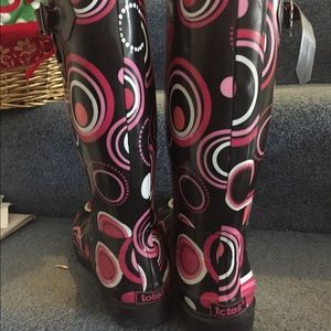 Rain boots