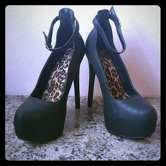 Qupid-Black Heels