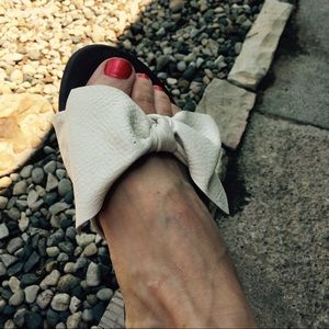 Bow tie sandals