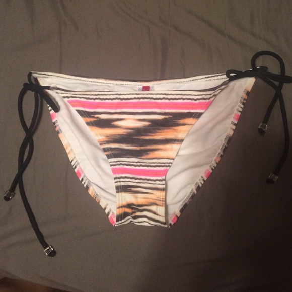 Swim suit bottoms