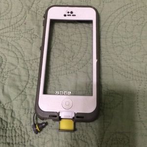 iPhone lifeproof case