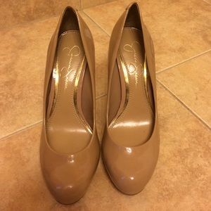 Nude Jessica Simpson Pumps