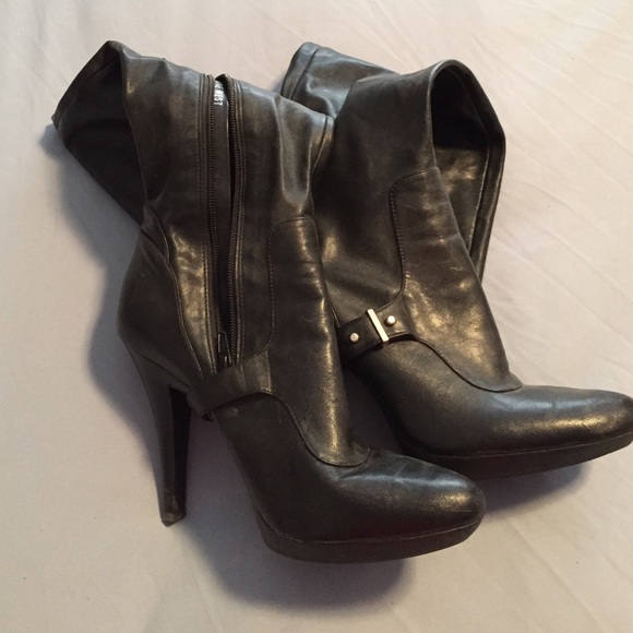 Nine West - Picture 3 of 4