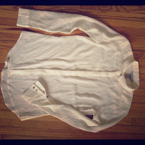 Buttoned HM top