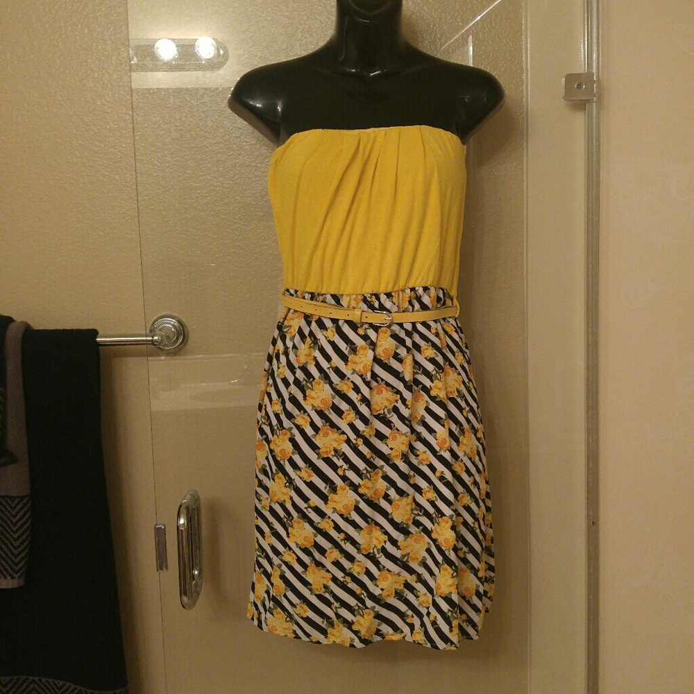 Strapless summer Dress.