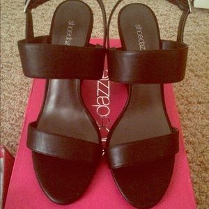 Black sandal wedges 🌟