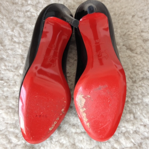 ❌SOLD❌Louboutin Black Patent Heels 👠👠NO TRADES - Picture 4 of 4