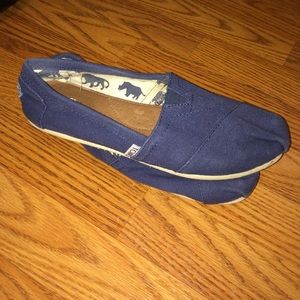 Navy blue toms perfect condition