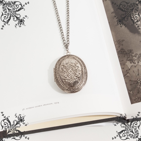 Vintage 1970s Brass Lightweight Locket Necklace