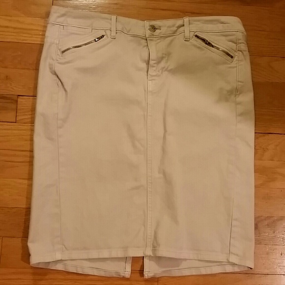 Ltd. Edition gap skirt sz6