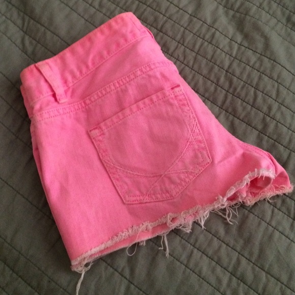 PINK shorts - Picture 2 of 3