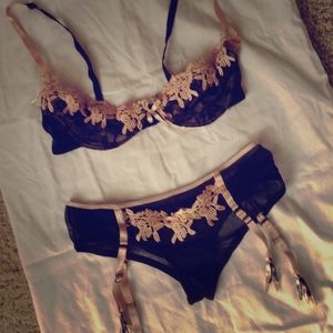 Fredricks of Hollywood Panty Garter / Bra Set