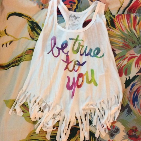 White Fringe Top🌈