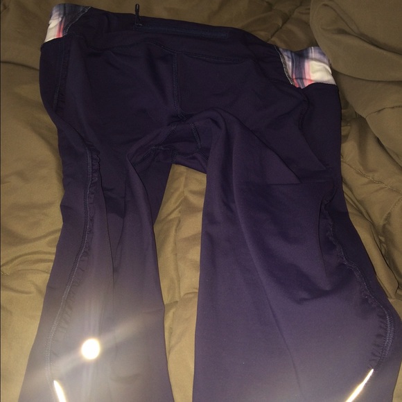 SOLD Lululemon Ruffled Capris - Picture 4 of 4