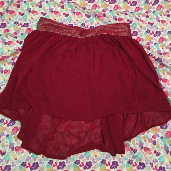HOLLISTER maroon mini skirt