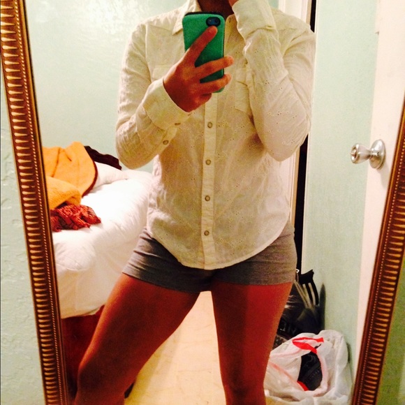 Button up - Picture 2 of 4