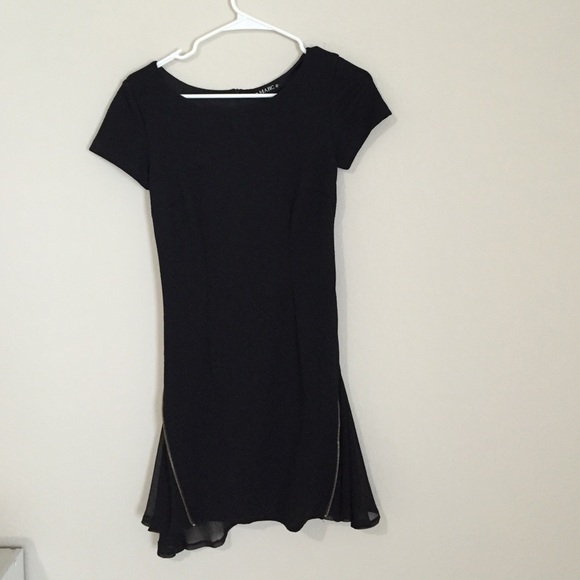bodycon dress with side frills and zipper