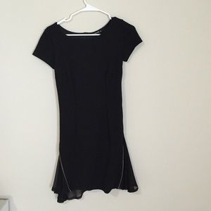 bodycon dress with side frills and zipper