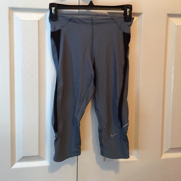 Nike Capri