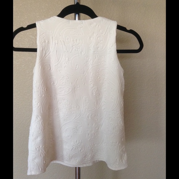 Top - Picture 2 of 3