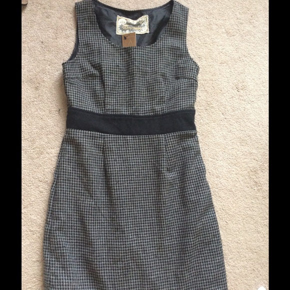Francesca's Collections Dresses & Skirts - MOVING SALE Grey Houndstooth Dress NWT