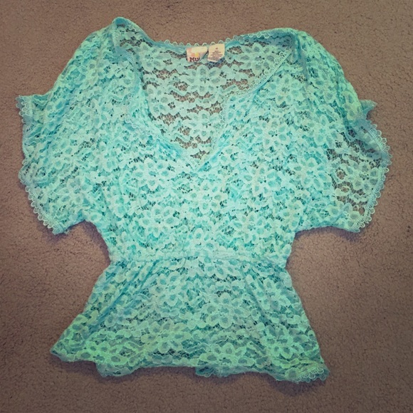 Small, Light blue/sea green shirt sleeve shirt