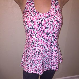 *new pics*  Lilly Pulitzer flower tank top!